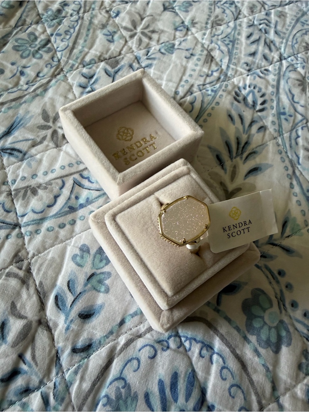 Kendra Scott Daphne Gold Ring with Pale Pink Druzy NWT and box - Picture 2 of 7